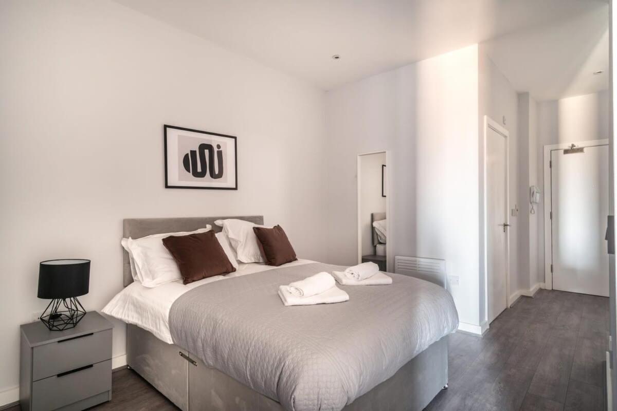 Modern & Spacious 2 Bed Apartment In Waterloo Liverpool Eksteriør bilde